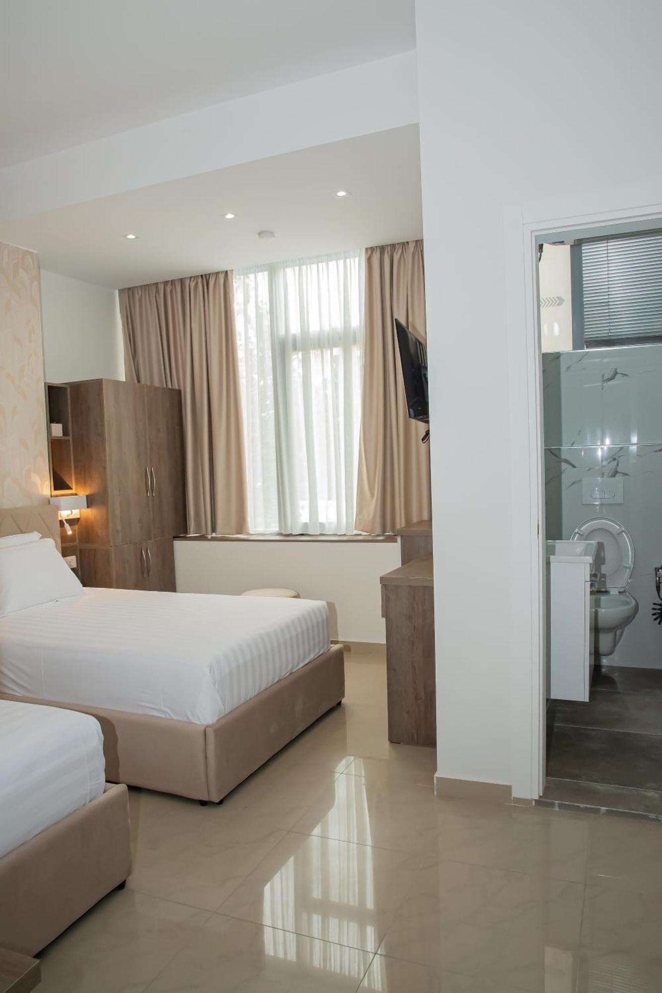 Alv Rent Rooms Vlore Exterior photo