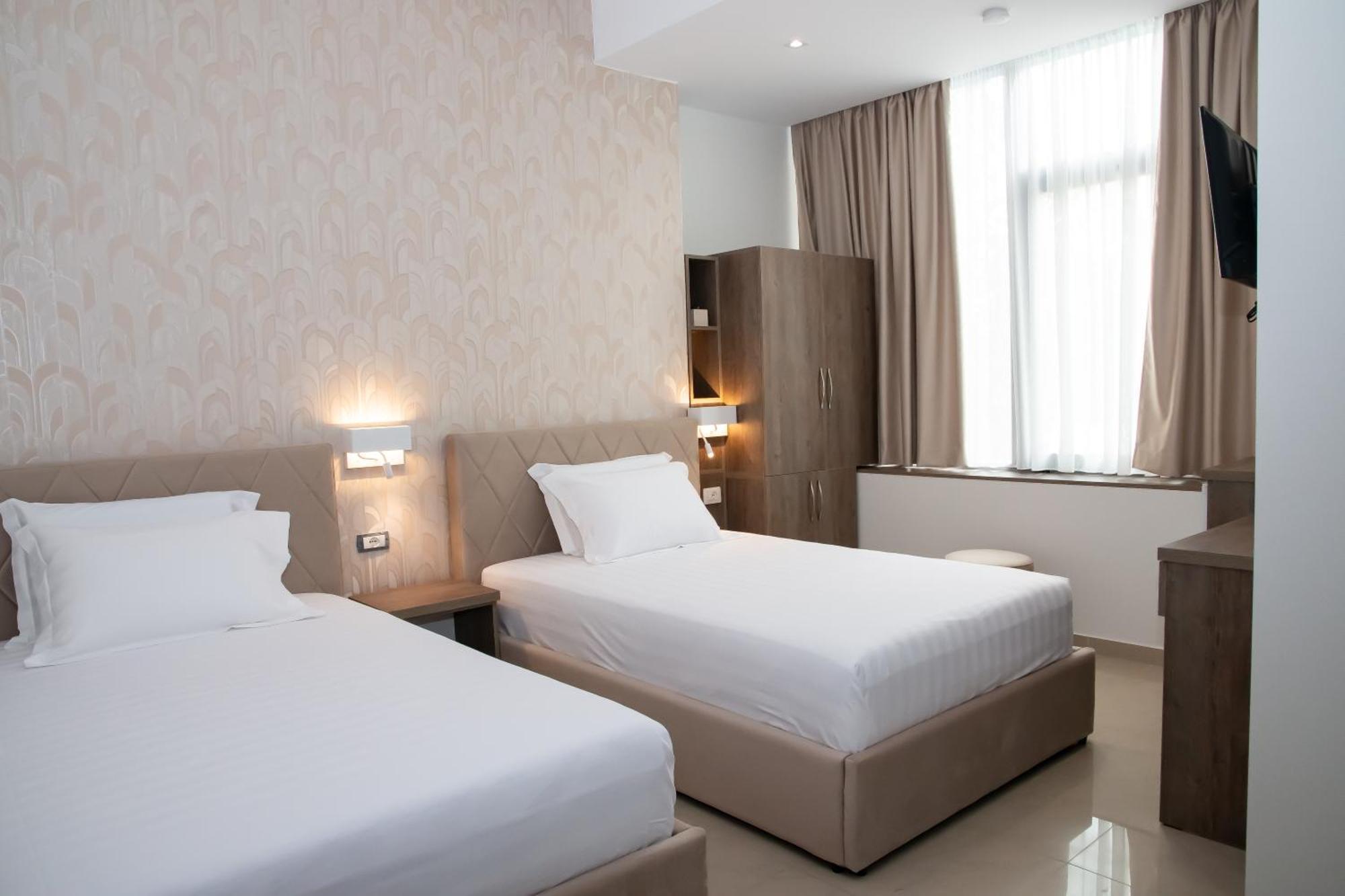 Alv Rent Rooms Vlore Exterior photo